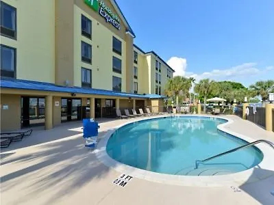 Holiday Inn Express Hotel & Suites Tampa-Rocky Point Island By Ihg